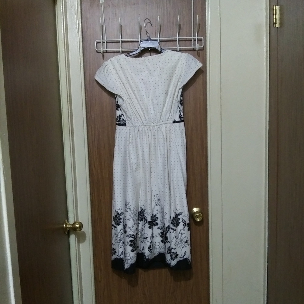 Gorgeous Flower Dress - Picture 8 of 16
